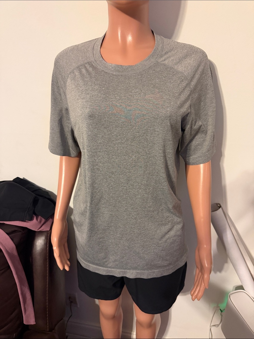 Fabletics Men's Gray Short Sleeve Performance Tee